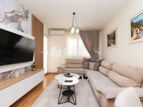 Izdavanje, dvosoban stan, 56m², City Kej, Podgorica