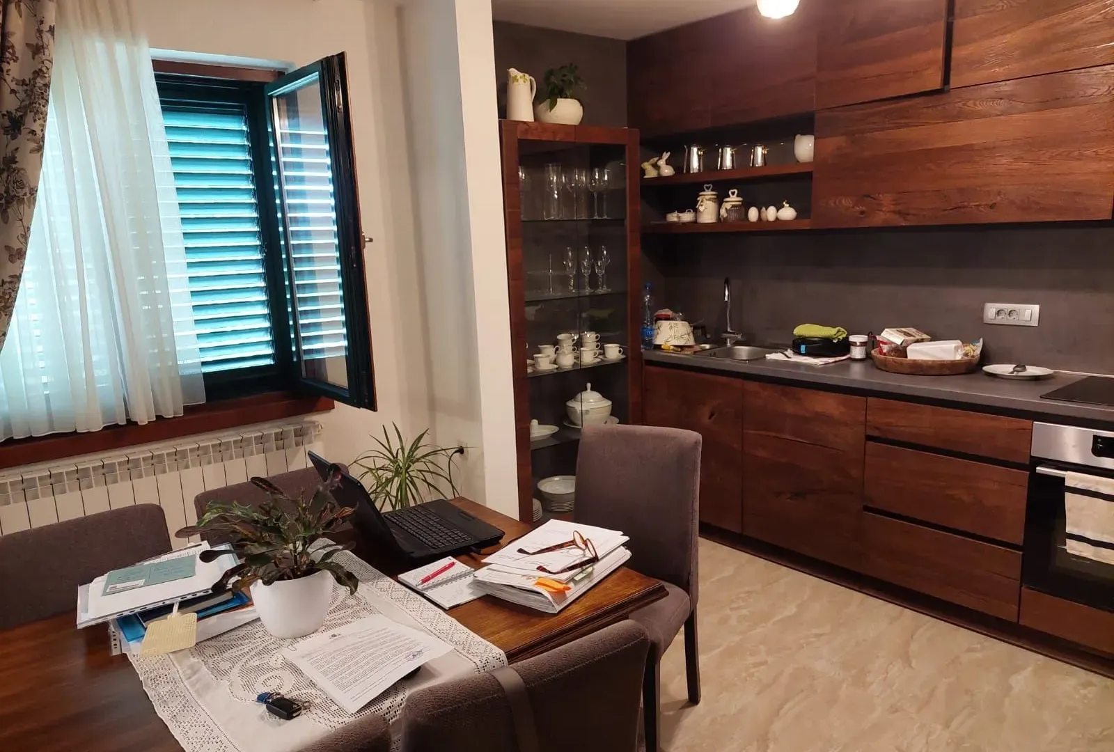 Prodaja, kuća, 287m², Podkošljun, Budva