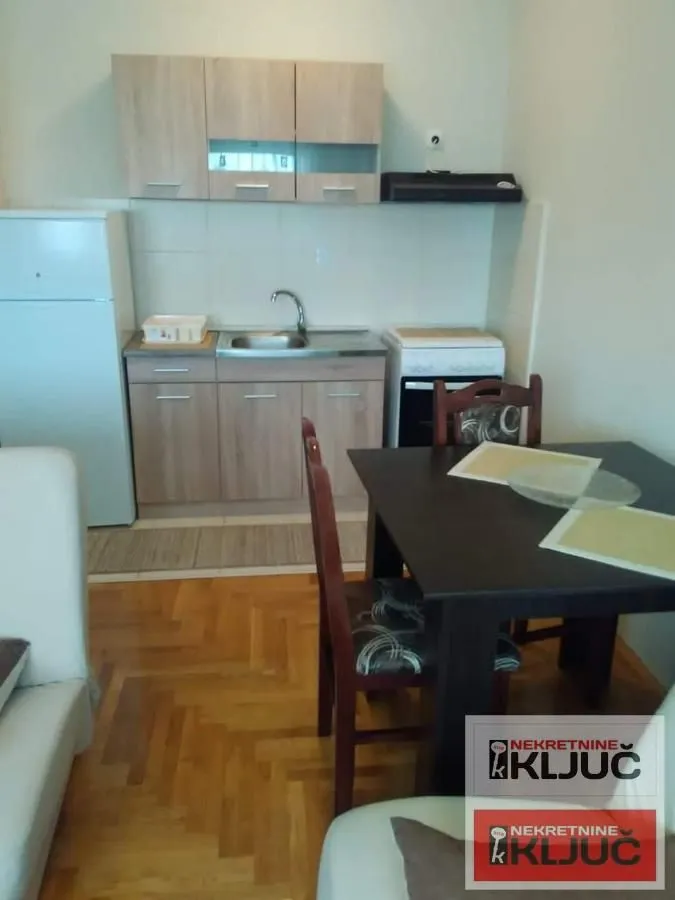Rent, studio apartment, 30m², Bulevar patrijarha Pavla, Novi Sad Sve Podlokacije