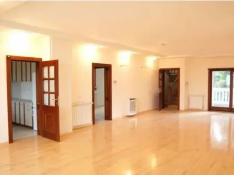 Izdavanje, stan, 300m², Savski Venac, Beograd