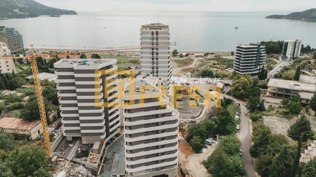 Prodaja, trosoban stan, 80m², Bečići, Budva