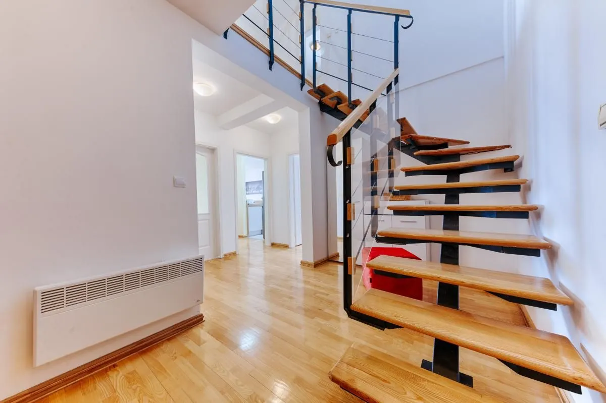 Prodaja, trosoban stan, 139m², Sveti Stefan, Budva