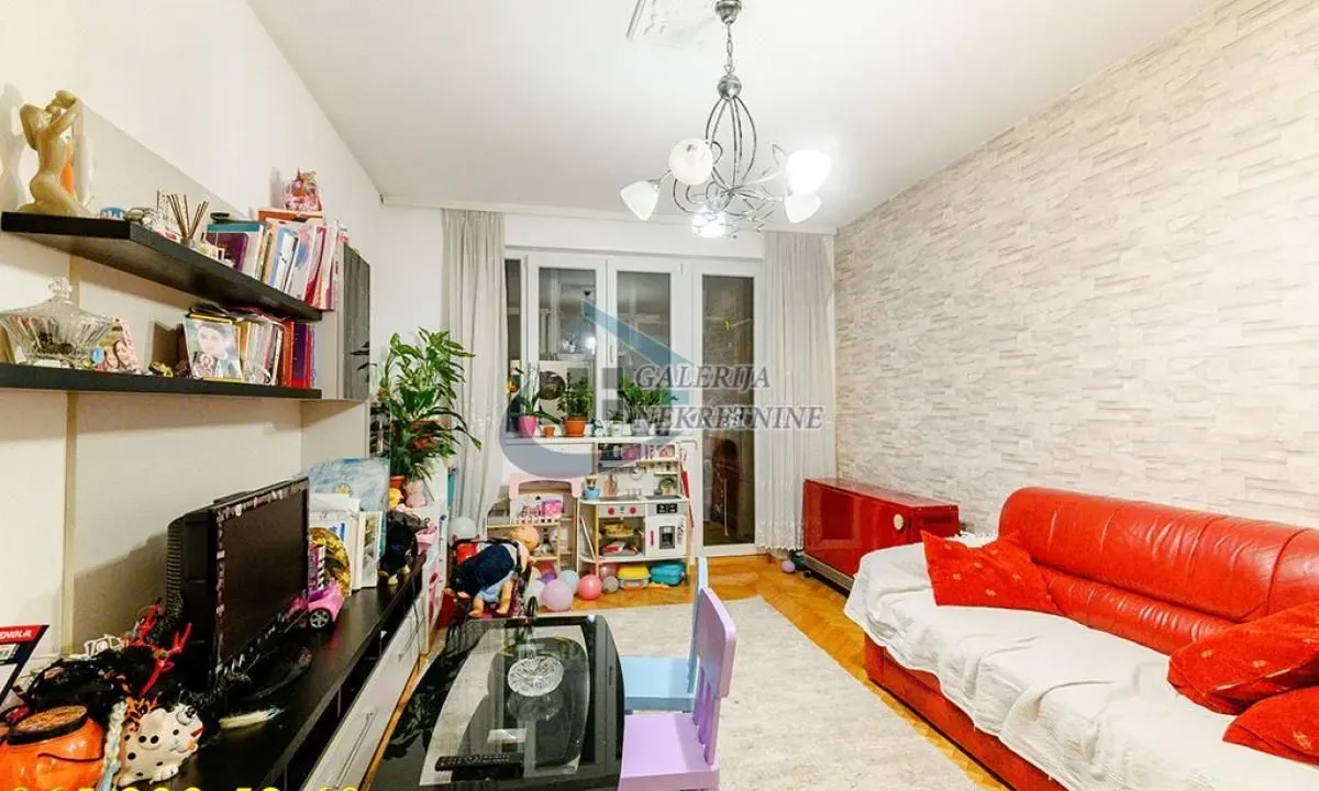 Prodaja, trosoban stan, 72m², Karaburma, Palilula Sve Podlokacije