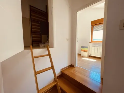 Rent, four bedroom apartment, 118m², Kalenić Pijaca, Vračar Sve Podlokacije - image 7