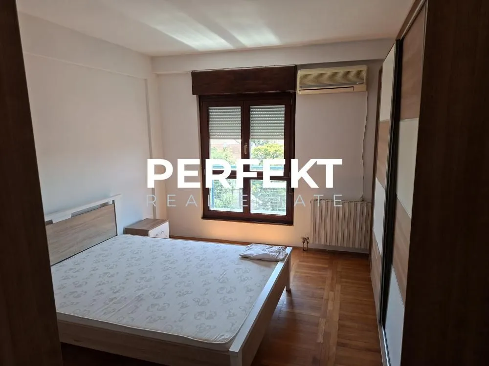 Prodaja, trosoban stan, 79m², Centar, Pančevo