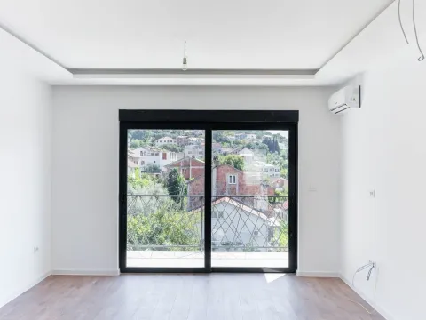 Prodaja, trosoban stan, 82m², Tivat, Crna Gora - image 24