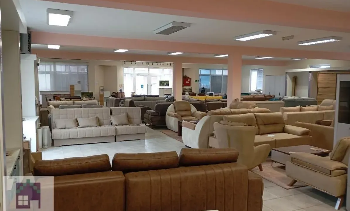 Izdavanje, poslovni prostor, 900m², Zvečka, Obrenovac