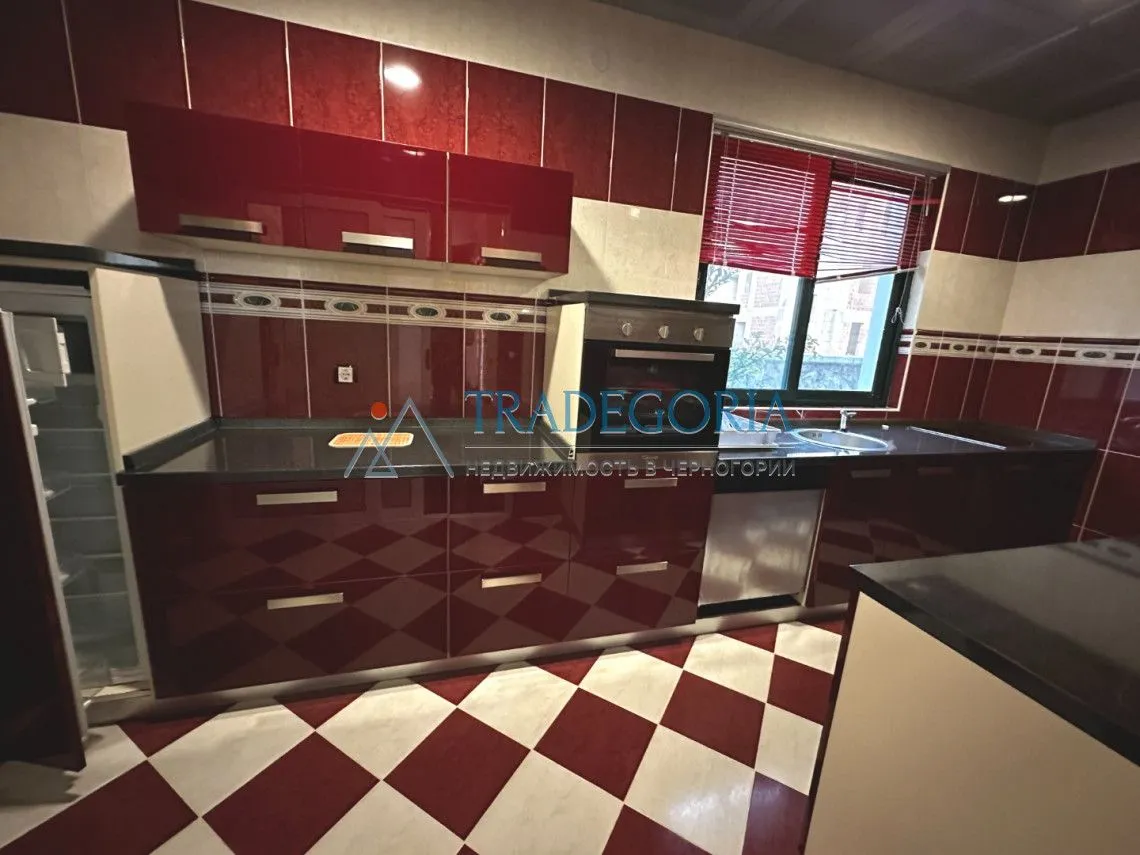 Prodaja, kuća, 422m², Petrovac, Budva