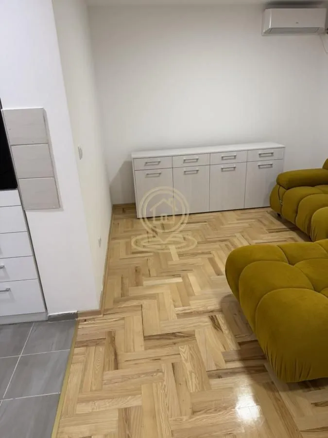 Izdavanje, dvosoban stan, 55m², Cvetkova Pijaca, Zvezdara Sve Podlokacije