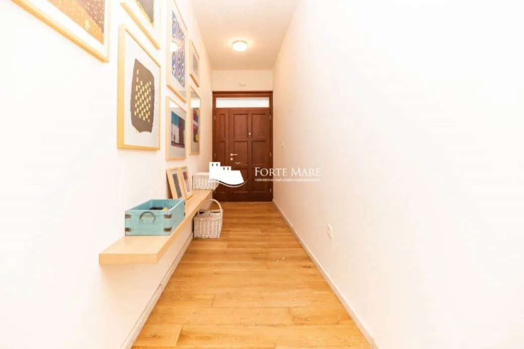 Prodaja, dvosoban stan, 118m², Njivice, Herceg Novi