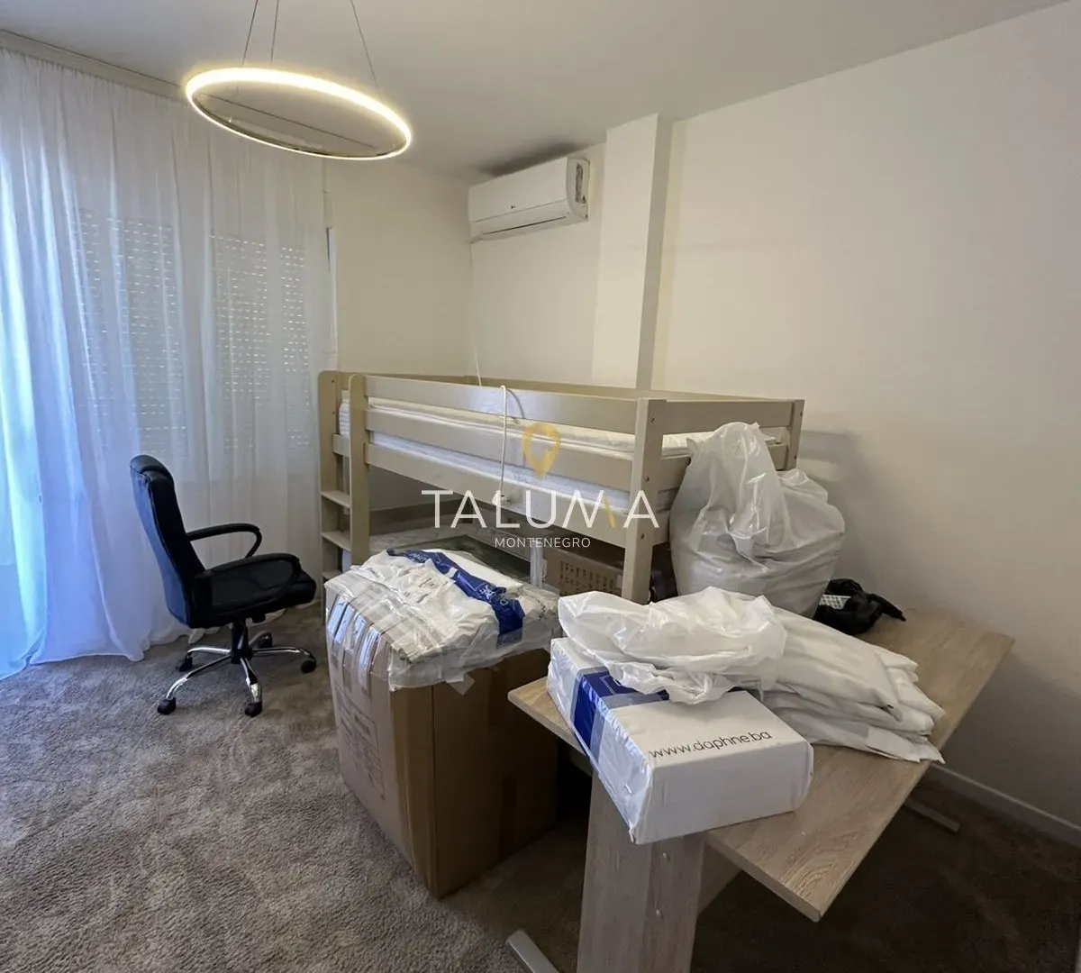Rent, three bedroom apartment, 200m², Gorica C, Podgorica