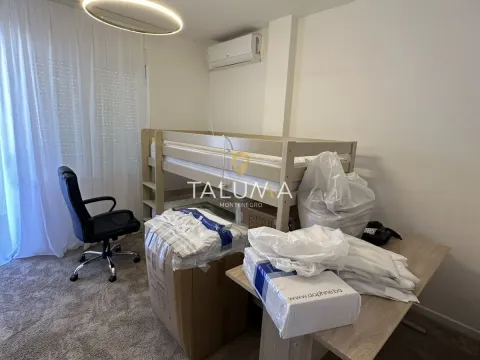 Rent, three bedroom apartment, 200m², Gorica C, Podgorica - image 11