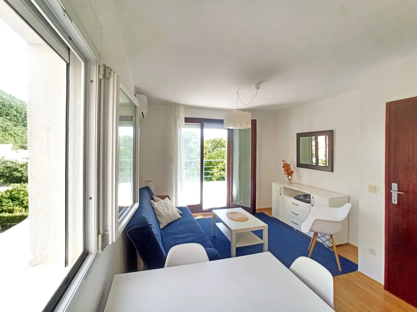 Izdavanje, jednosoban stan, 65m², Lazi, Budva