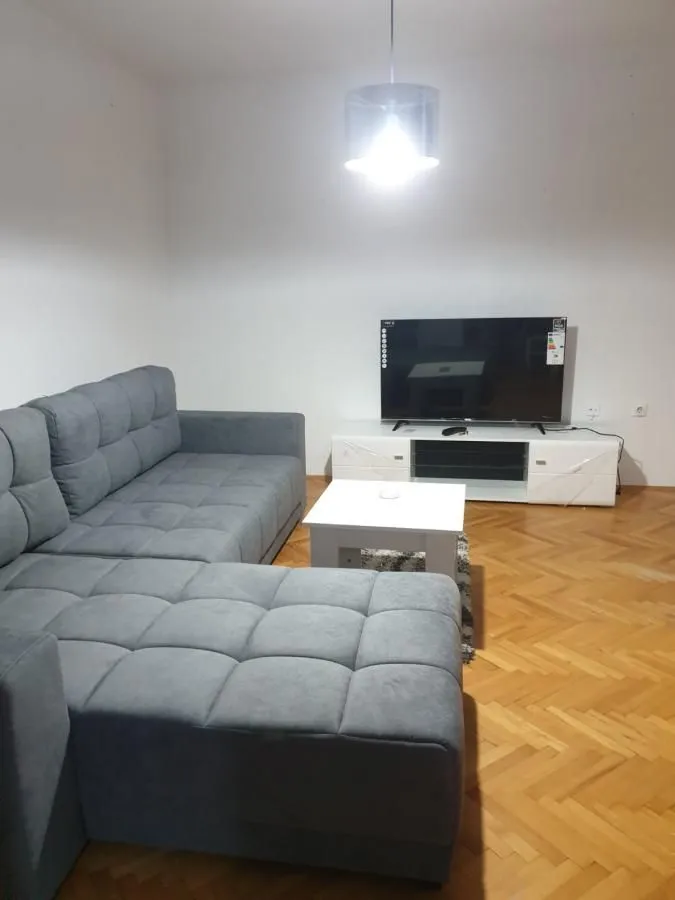 Izdavanje, jednosoban stan, 49m², Centar, Niš