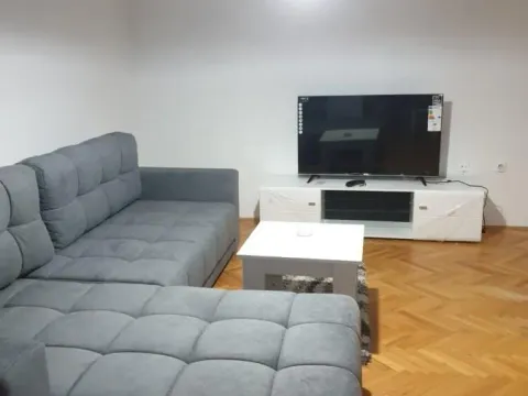 Izdavanje, jednosoban stan, 49m2, Centar, Niš Izdavanje, jednosoban stan, 49m2, Centar, Niš