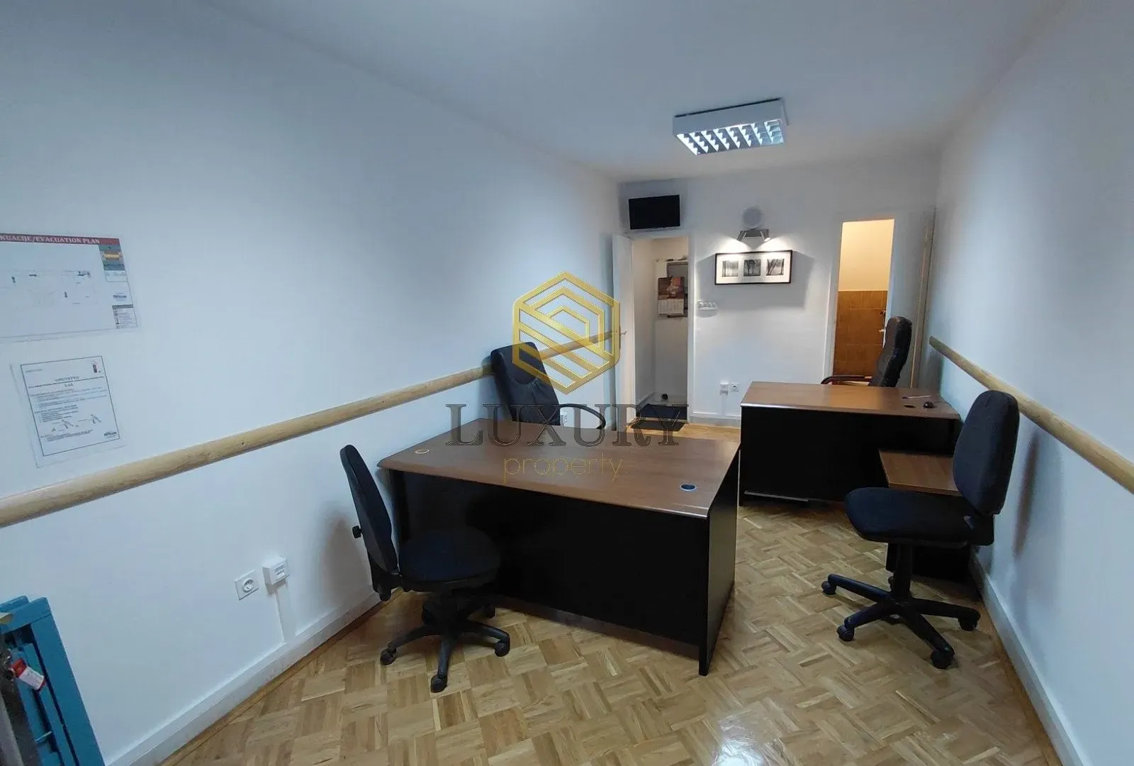 Rent, office space, 20m², Blok 5, Podgorica