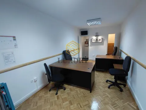 Rent, office space, 20m², Blok 5, Podgorica - image 2