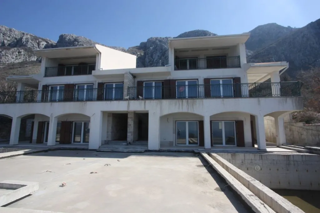 Sale, house, 1100m², Blizikuće, Budva