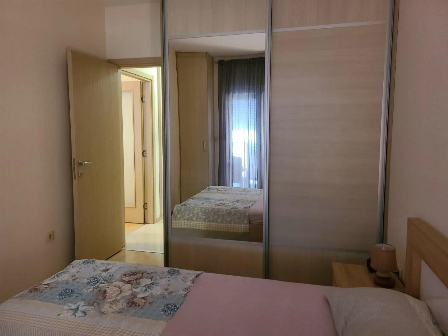 Izdavanje, jednosoban stan, 50m², City Kvart, Podgorica