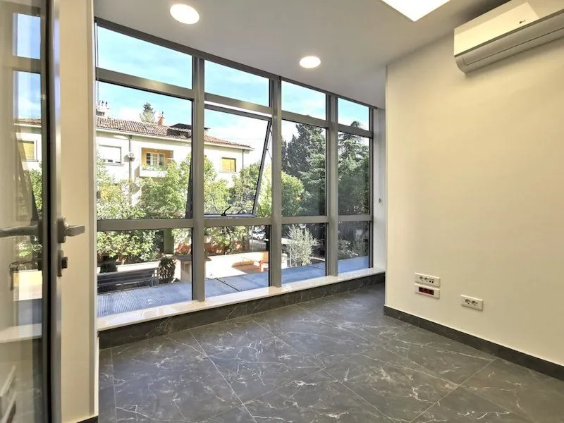 Rent, office space, 77m², Centar, Podgorica