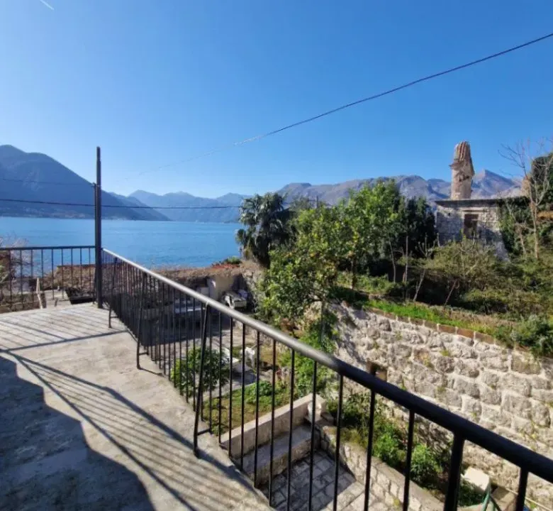 Prodaja, kuća, 136m², Dobrota, Kotor