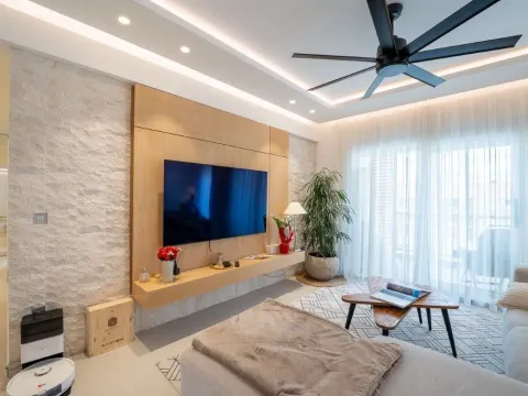 Prodaja, dvosoban stan, 122m², Tivat, Crna Gora - image 1