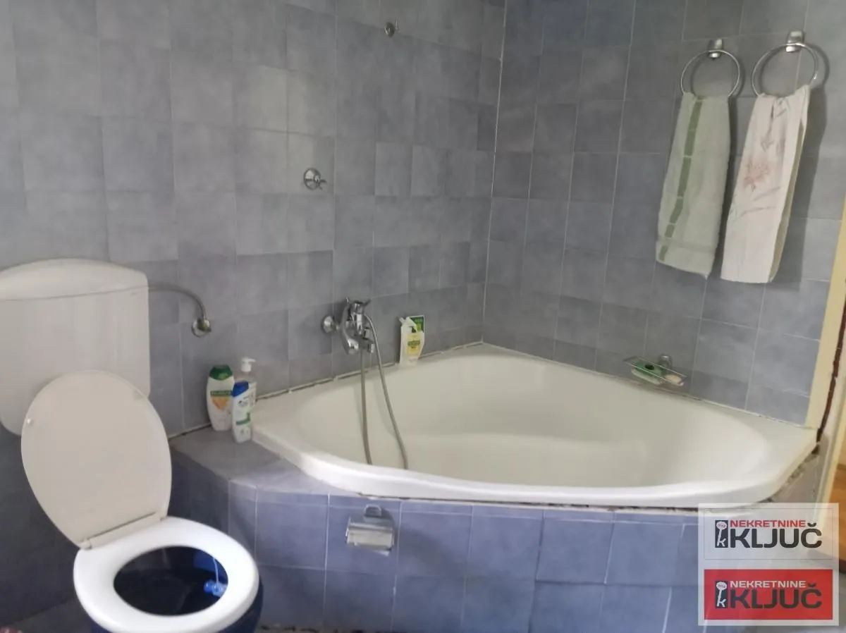 Prodaja, kuća, 101m², Sremska Kamenica, Petrovaradin