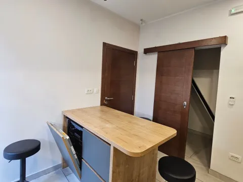 Izdavanje, kuća, 160m², Dalmatinska ulica, Podgorica - image 7