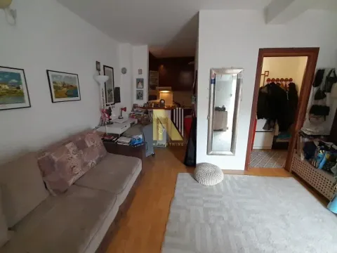 Prodaja, trosoban stan, 78m², Adamovićevo Naselje, Novi Sad Sve Podlokacije