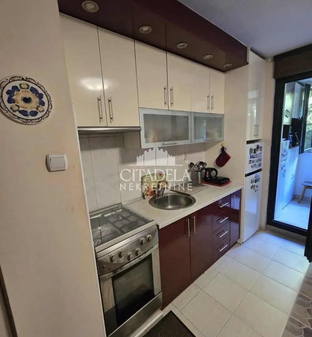 Sale, three bedroom apartment, 64m², Labudovo Brdo, Beograd