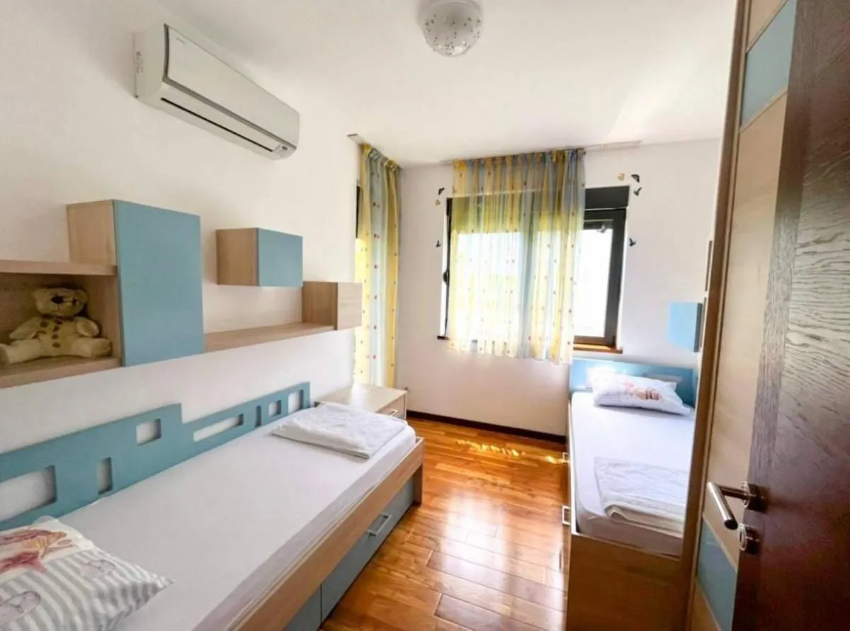 Rent, two bedroom apartment, 64m², Kotor, Crna Gora