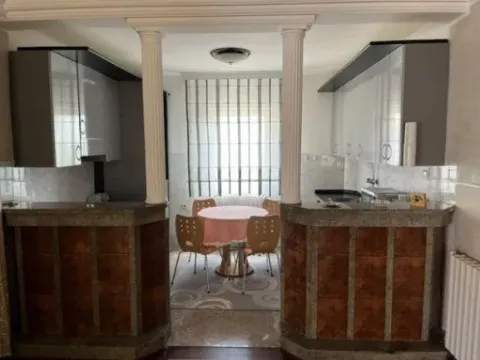 Izdavanje, četvorosoban stan, 130m², Kalimanj, Tivat - image 5