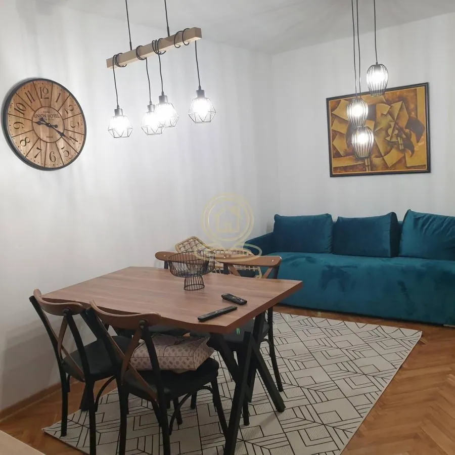 Izdavanje, trosoban stan, 70m², Centar, Novi Sad
