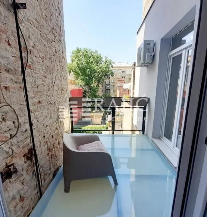 Izdavanje, trosoban stan, 97m², Vračar Centar, Vračar Sve Podlokacije
