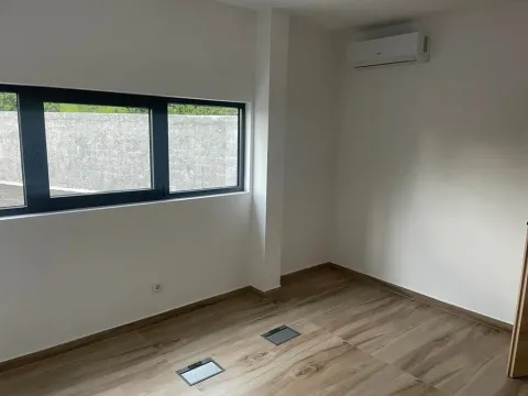 Rent, office space, 300m², Zagorič, Podgorica - image 10