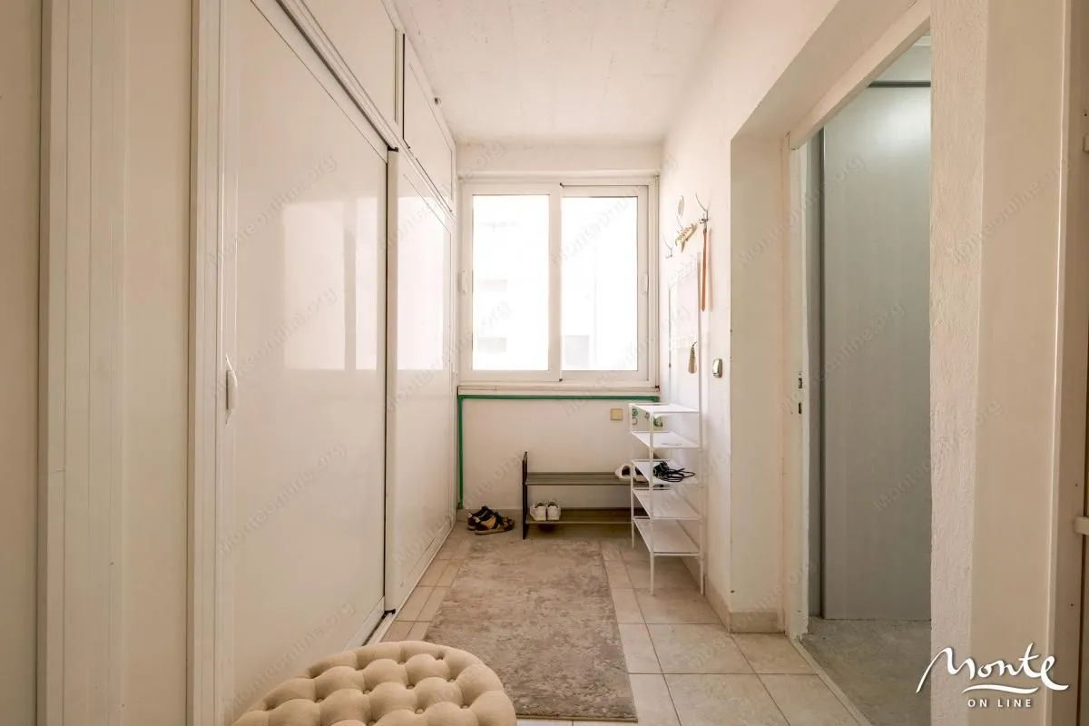 Prodaja, dvosoban stan, 110m², Centar, Tivat