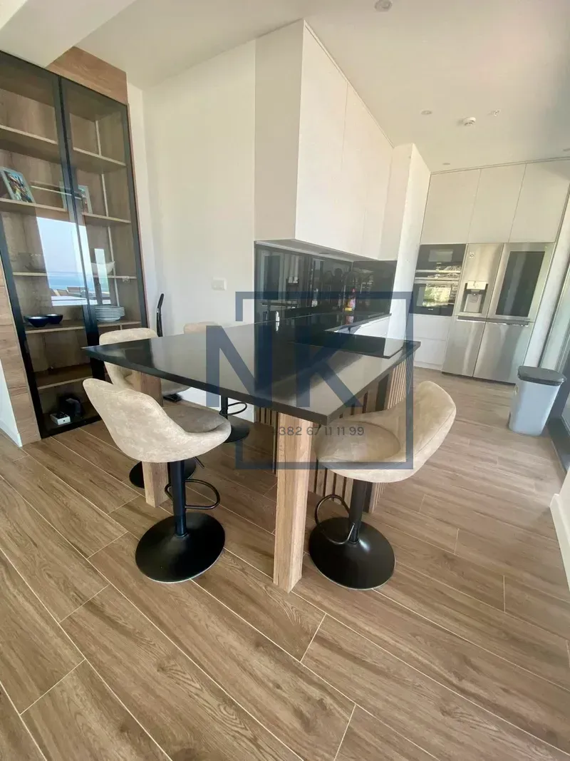 Prodaja, trosoban stan, 190m², Rafailovići, Budva