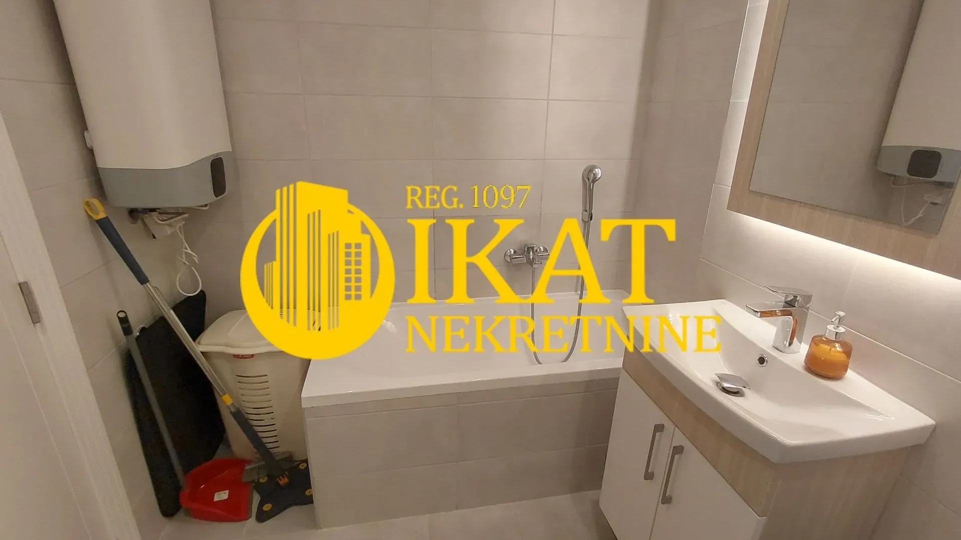 Prodaja, trosoban stan, 86m², Kluz, Zvezdara Sve Podlokacije