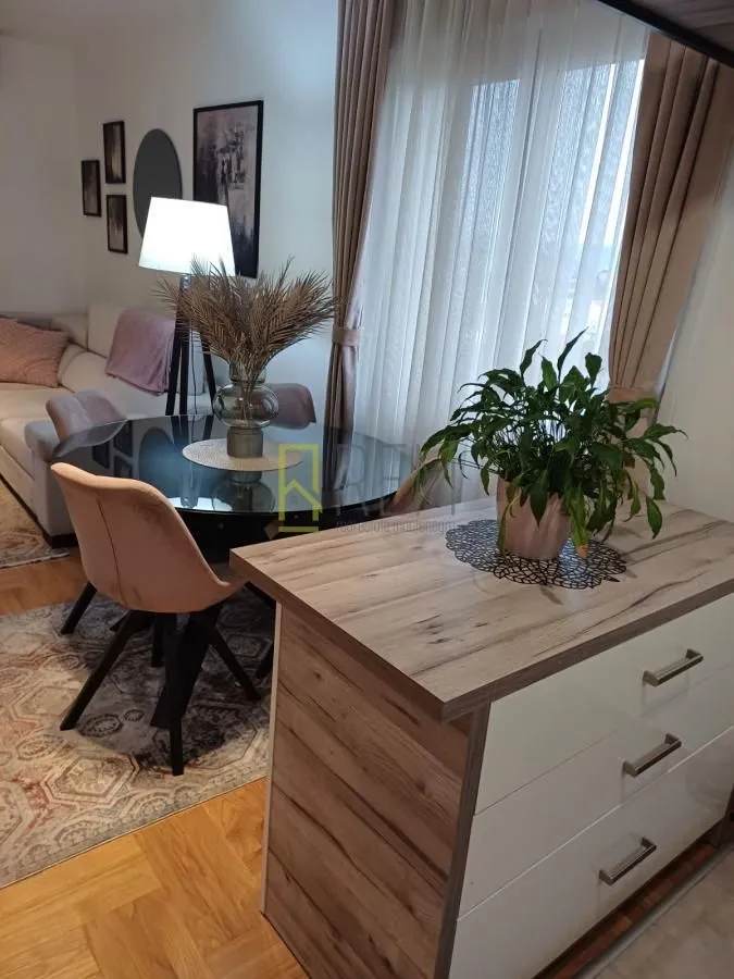 Prodaja, jednosoban stan, 50m², Stari Aerodrom, Podgorica