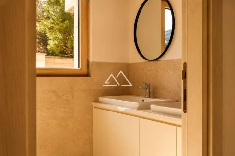Prodaja, dvosoban stan, 136m², Centar, Kotor - image 9