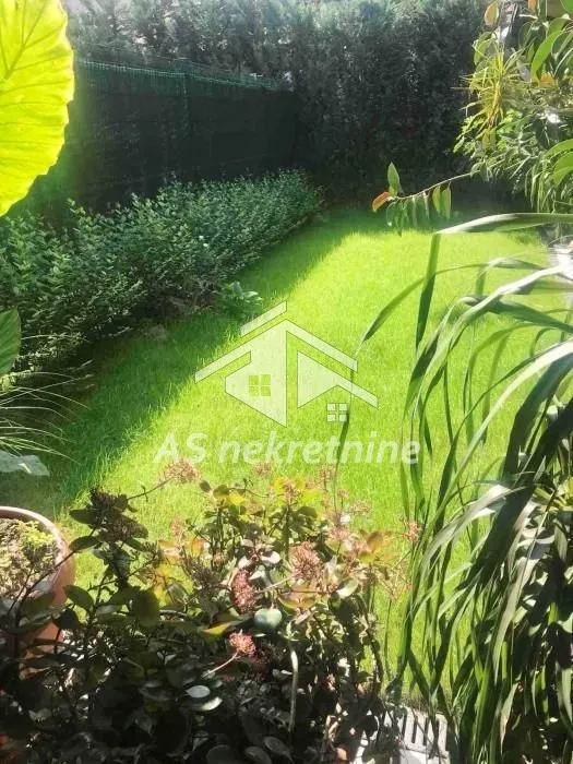 Izdavanje, kuća, 400m², Fon (Fon - Bilećka), Voždovac Sve Podlokacije