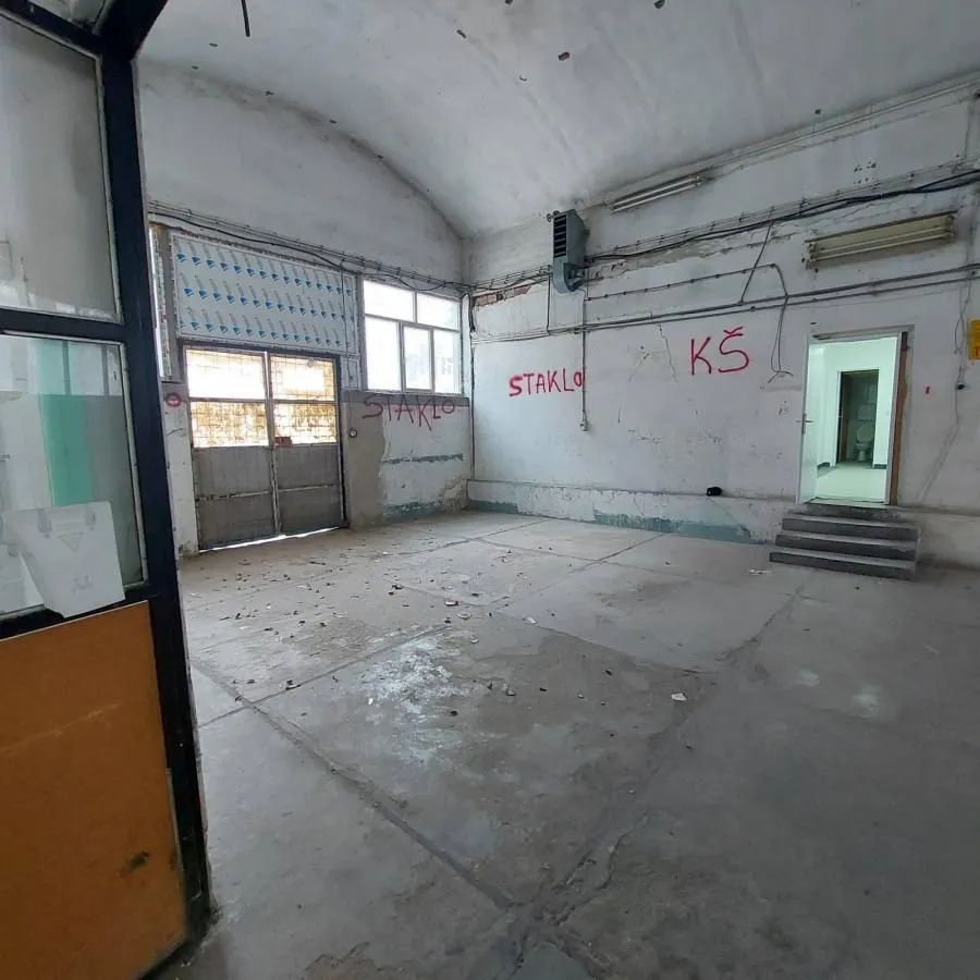 Rent, office space, 760m², Palilula, Niš
