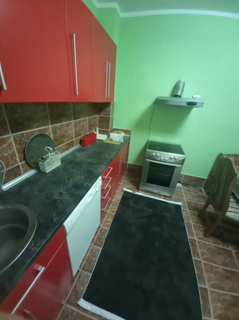 Izdavanje, trosoban stan, 85m², Dalmatinska ulica, Podgorica