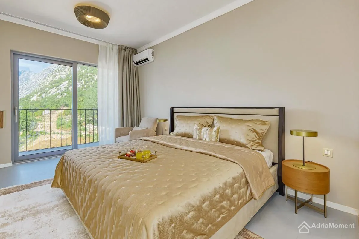 Prodaja, trosoban stan, 158m², Dobrota, Kotor