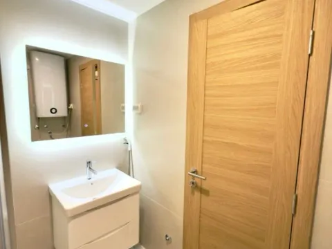 Izdavanje, jednosoban stan, 48m², City Kvart, Podgorica - image 9