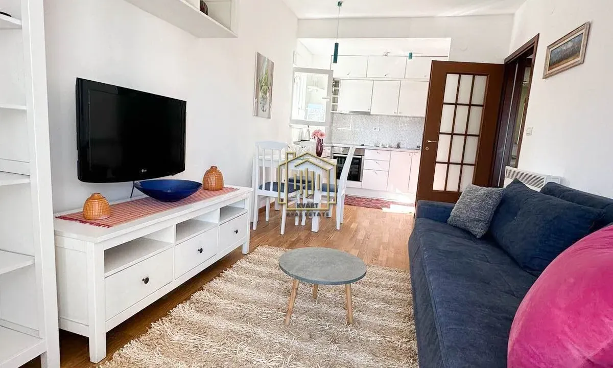 Izdavanje, jednosoban stan, 48m², City Kvart, Podgorica