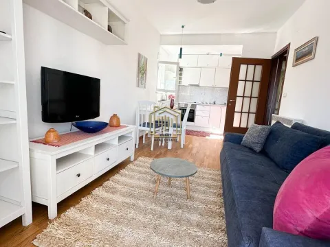 Izdavanje, jednosoban stan, 48m², City Kvart, Podgorica