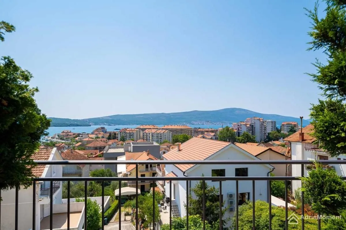 Prodaja, dvosoban stan, 78m², Kalimanj, Tivat