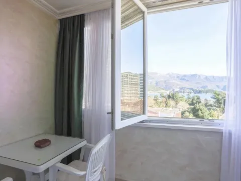 Izdavanje, jednosoban stan, 50m², Centar, Budva - image 4