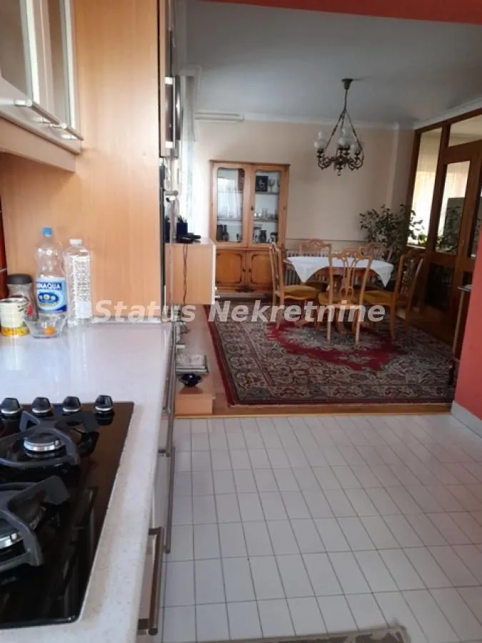 Prodaja, kuća, 360m², Sremska Kamenica, Petrovaradin